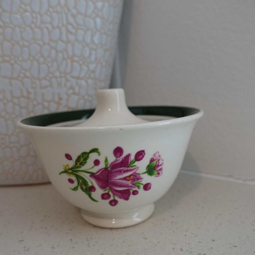 Taylor Smith Appalachian Heirloom Bonnie‎ Sugar bowl with lid